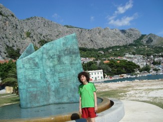Croatia - Staţiunea Omis şi rafting în canionul râului Cetina.