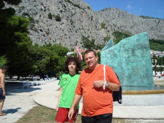 Croatia - Staţiunea Omis şi rafting în canionul râului Cetina.
