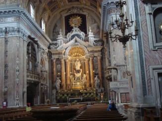 Napoli - Un giuvaer sub munti de gunoaie.