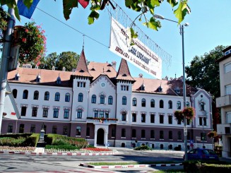 Primaria  orasului Lugoj proaspat renovata