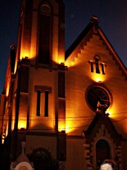 biserica reformata noaptea