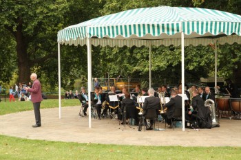 Parcul St James - concert in aer liber