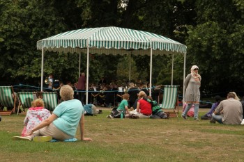 Parcul St James - concert in aer liber