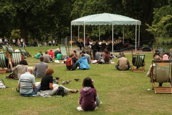 Parcul St James - concert in aer liber