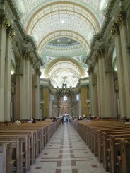 Montreal: Catedrala-Bazilica "Marie Reine du Monde" ("Maria, Imparateasa lumii")