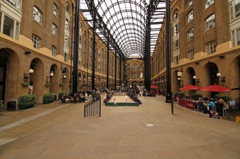 pe malul sudic al Tamisei