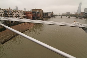 de pe Milenium Bridge