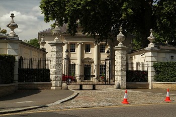 in vecinatatea Regent Park