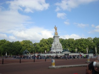 Palatul Buckingham (The Changing of the Guard)