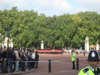 Palatul Buckingham (The Changing of the Guard)