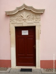 Cetatea Devei, Magna Curia si Biserica Reformata