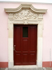 Cetatea Devei, Magna Curia si Biserica Reformata