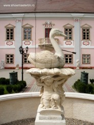 Cetatea Devei, Magna Curia si Biserica Reformata