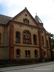 Cetatea Devei, Magna Curia si Biserica Reformata