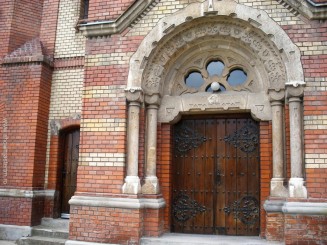 Cetatea Devei, Magna Curia si Biserica Reformata