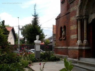 Cetatea Devei, Magna Curia si Biserica Reformata