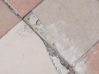 Gresia de la piscina