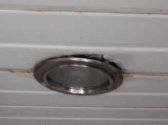 Tavanul WC de la piscina