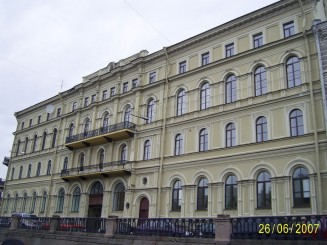 Cu barca pe Neva - St Petersburg