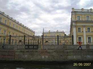 Cu barca pe Neva - St Petersburg