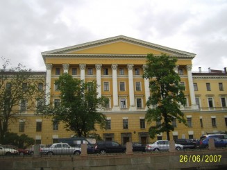 Cu barca pe Neva - St Petersburg