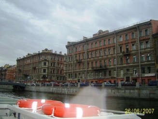 Cu barca pe Neva - St Petersburg