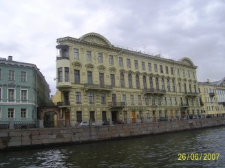 Cu barca pe Neva - St Petersburg