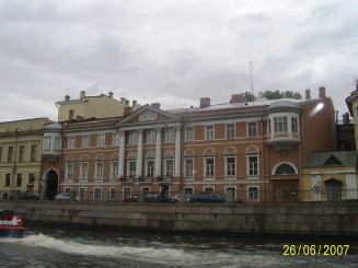 Cu barca pe Neva - St Petersburg