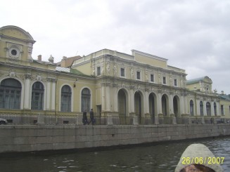 Cu barca pe Neva - St Petersburg
