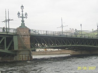 Cu barca pe Neva - St Petersburg
