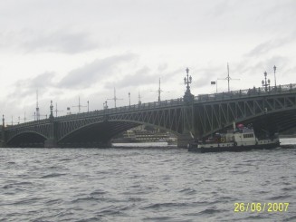 Cu barca pe Neva - St Petersburg