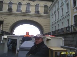 Cu barca pe Neva - St Petersburg