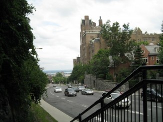 Montreal - una din intrarile in Parcul Mont Royal