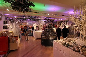 Harrods - magazinul permanent  de obiecte de craciun
