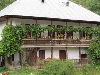 Agapia-una dintre casele maicutelor