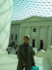 in imensul hol din British Muzeum