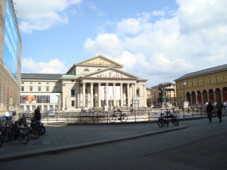 Teatrul National şi Max Josephplatz -Munchen