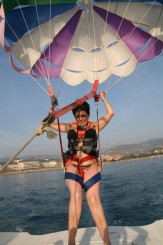 Paraşute şi paraşutiste - Konakli (Turcia)