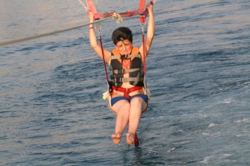 Paraşute şi paraşutiste - Konakli (Turcia)