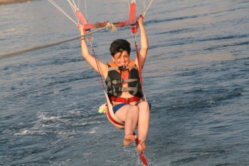 Paraşute şi paraşutiste - Konakli (Turcia)