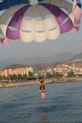 Paraşute şi paraşutiste - Konakli (Turcia)