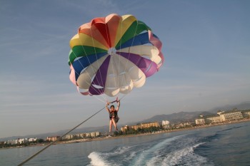 Paraşute şi paraşutiste - Konakli (Turcia)