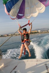 Paraşute şi paraşutiste - Konakli (Turcia)