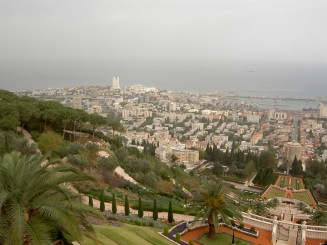 Grădinile Bahai şi panorama oraşului Haifa - Israel