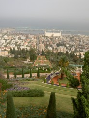 Grădinile Bahai şi panorama oraşului Haifa - Israel