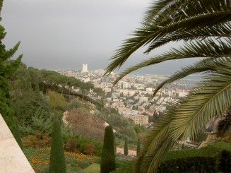 Grădinile Bahai şi panorama oraşului Haifa - Israel
