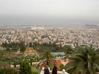 Grădinile Bahai şi panorama oraşului Haifa - Israel