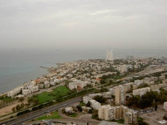 Grădinile Bahai şi panorama oraşului Haifa - Israel