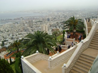 Grădinile Bahai şi panorama oraşului Haifa - Israel