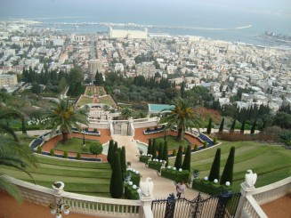 Grădinile Bahai şi panorama oraşului Haifa - Israel